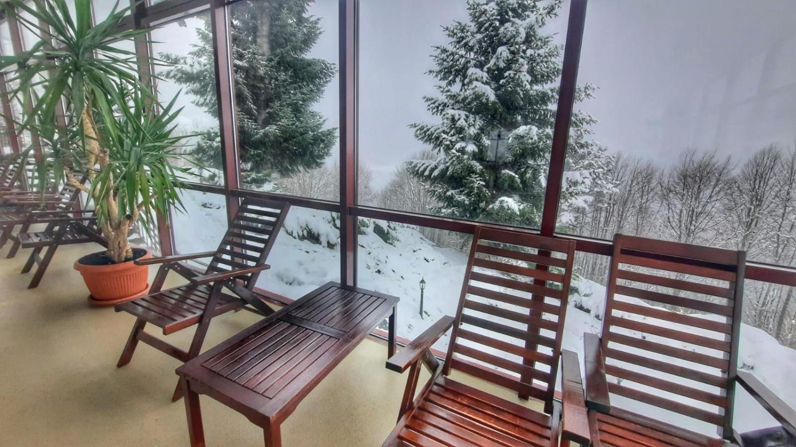 Hotel Valea Cu Pesti Căpăţîneni-Ungureni Exterior foto